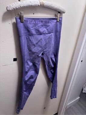 Fabletics Lavender Ribbed High-Waist Leggings size medium